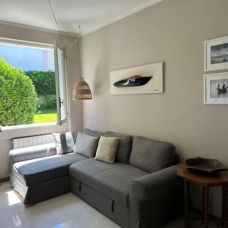 Casa Del Custode: Renovated Flat With Garden In A Near The Apartment