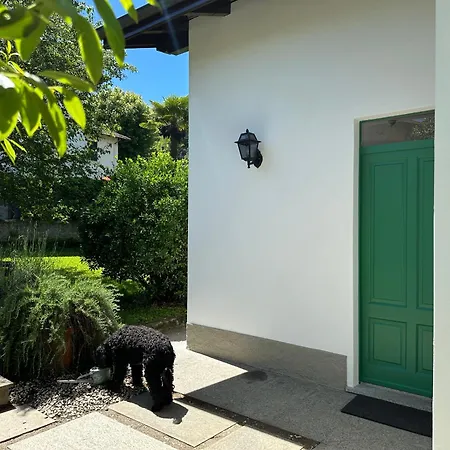 Apartment Casa Del Custode: Renovated Flat With Garden In A Near The Stresa