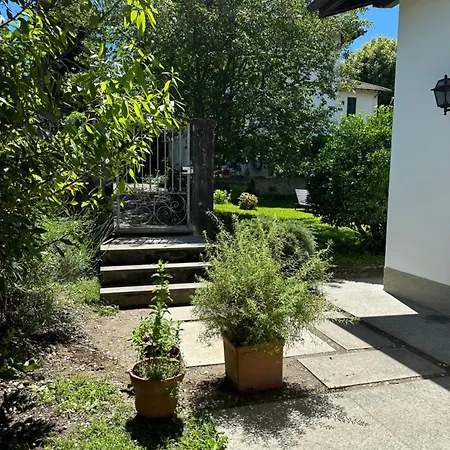 Casa Del Custode: Renovated Flat With Garden In A Near The Stresa