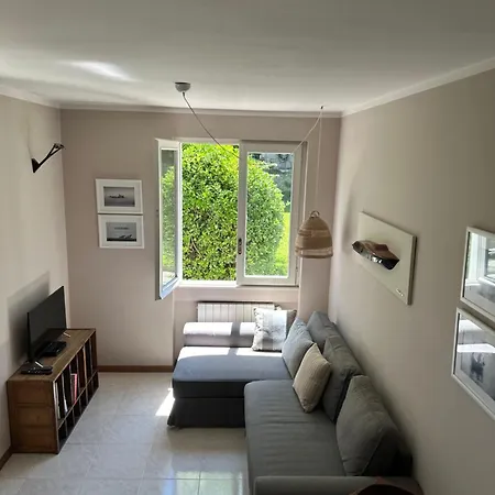 Casa Del Custode: Renovated Flat With Garden In A Near The